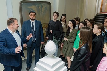 Студенты ОГУ побывали «в сердце» Дома Советов